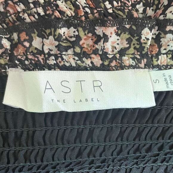 ASTR The Label Livie Black Wine Ditsy Top SM Sweetheart Neck Coquette Milkmaid - Picture 7 of 8